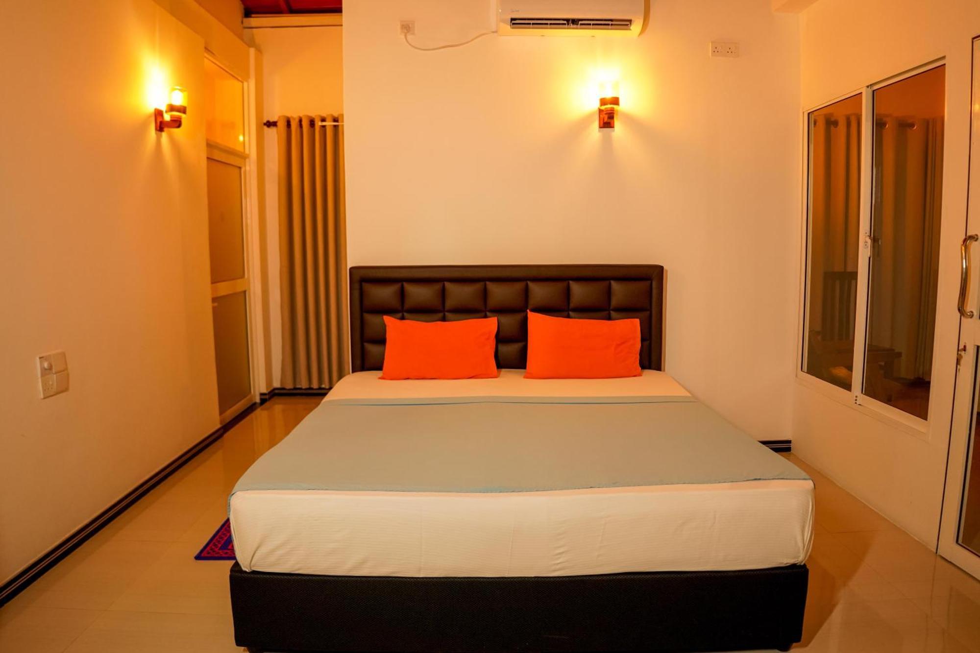 Peacock Beach Hotel Unawatuna Ngoại thất bức ảnh