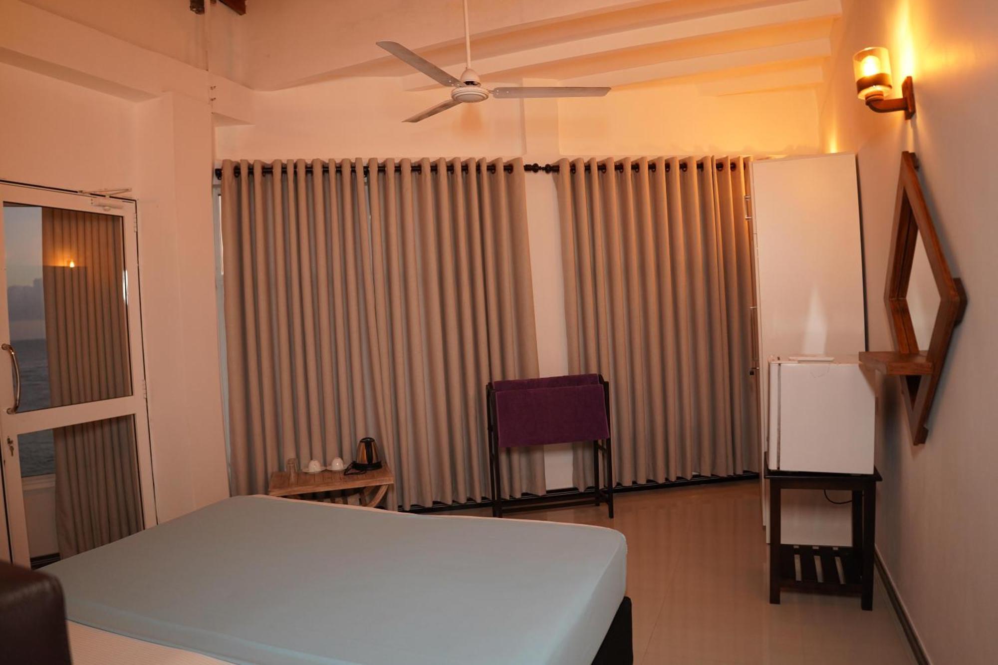 Peacock Beach Hotel Unawatuna Ngoại thất bức ảnh