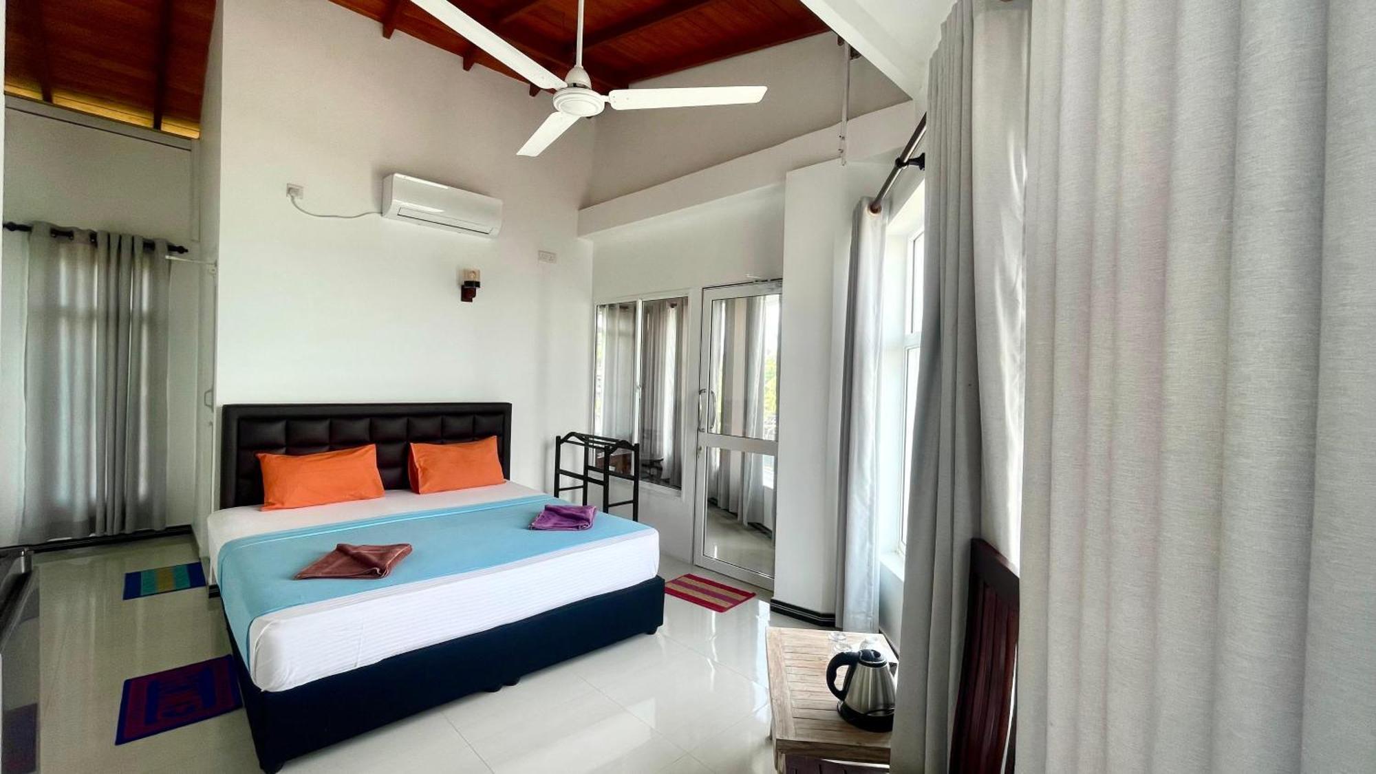 Peacock Beach Hotel Unawatuna Ngoại thất bức ảnh