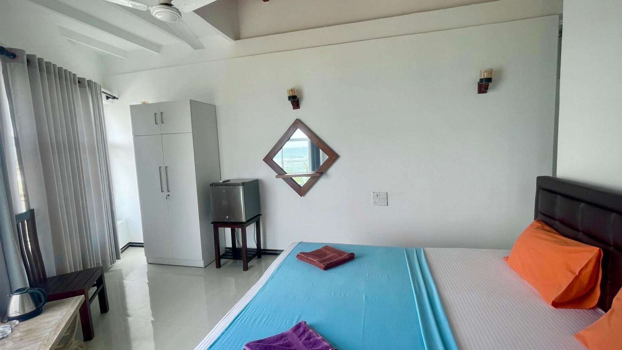 Peacock Beach Hotel Unawatuna Ngoại thất bức ảnh
