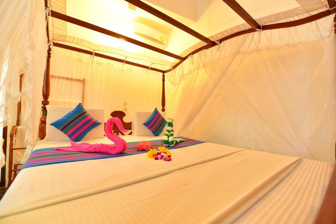 Peacock Beach Hotel Unawatuna Ngoại thất bức ảnh